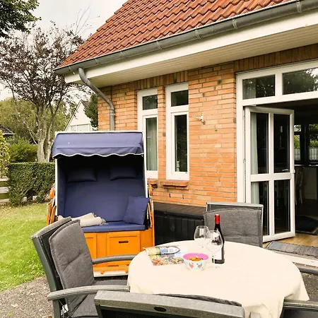 Holiday home Stuenkel Rechts, Helgolaender Strasse *