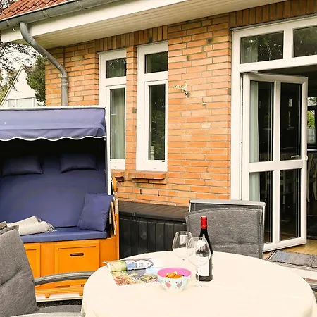 Stuenkel Rechts, Helgolaender Strasse Nyaraló *