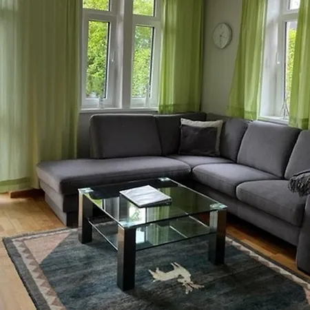 Stuenkel Rechts, Helgolaender Strasse Nyaraló