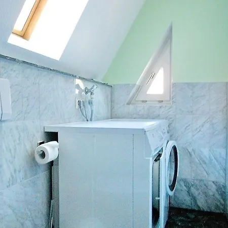 Stuenkel Rechts, Helgolaender Strasse Nyaraló *